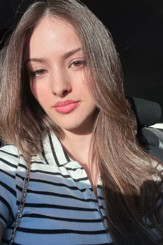 Victoria Pfeifer Biography, Wiki, Age, Height, Career & Net Worth