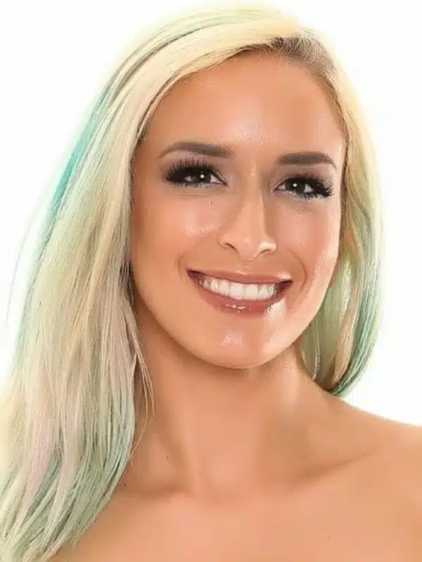 Vanessa Skye (Model) Biography, Wiki, Age, Career, Height, Weight, Boyfriend, Net Worth & More