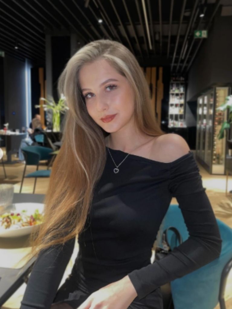 Dasha Mikhailova Biography: Wiki, Age, Career, Height, Weight, Boyfriend, Net Worth & More