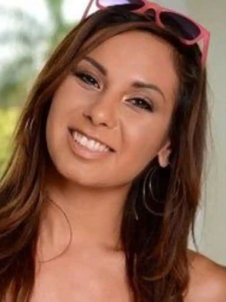 Abbi Roads Biography: Wiki, Age, Career, Height, Weight, Boyfriend, Net Worth & More
