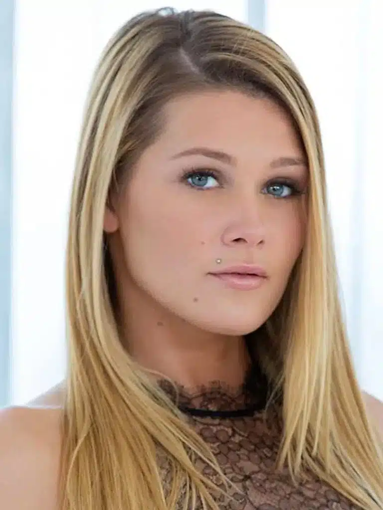 TITLE: Abby Cross Biography: Wiki, Age, Career, Height, Weight, Boyfriend, Net Worth & More