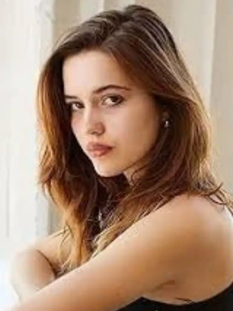 Actor Ruby Sear Biography: Wiki, Age, Career, Height, Weight, Boyfriend, Net Worth & More