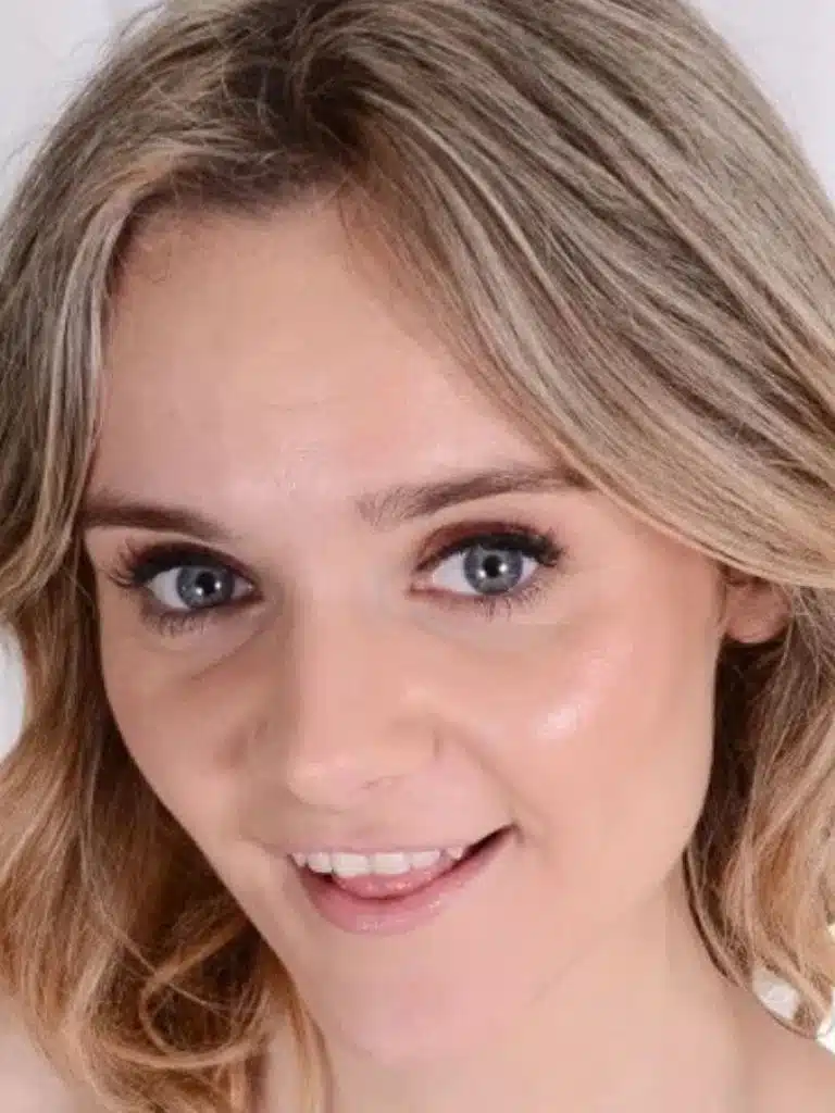 Addee Kate Biography: Wiki, Age, Career, Height, Weight, Boyfriend, Net Worth & More