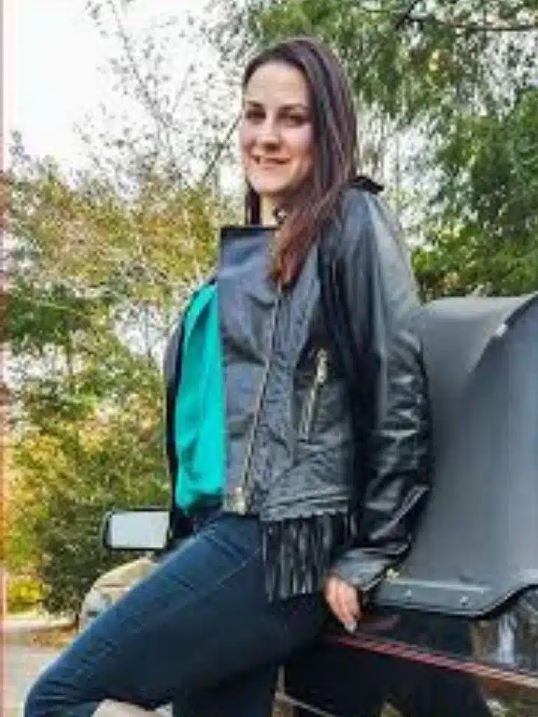 Addie Juniper Biography: Wiki, Age, Career, Height, Weight, Boyfriend, Net Worth & More