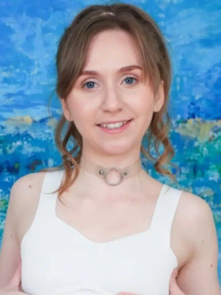 Alisa Moon Biography: Wiki, Age, Career, Height, Weight, Boyfriend, Net Worth & More