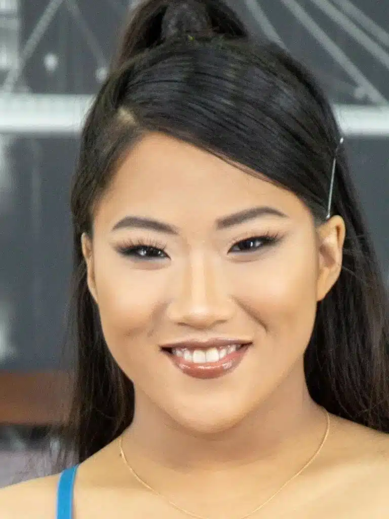 Alona Bloom Biography: Wiki, Age, Career, Height, Weight, Boyfriend, Net Worth & More