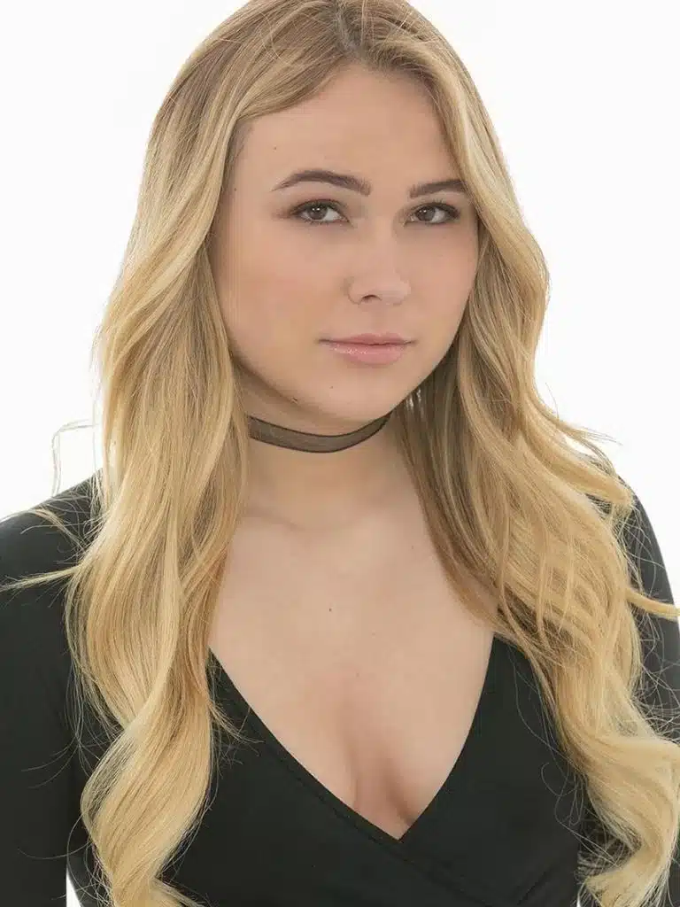 Alyssa Cole Biography: Wiki, Age, Career, Height, Weight, Boyfriend, Net Worth & More