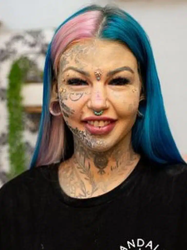 Amber Luke Biography: Wiki, Age, Career, Height, Weight, Husband, Net Worth & More
