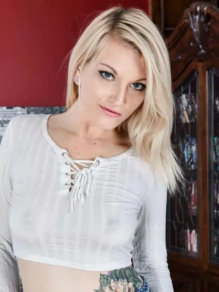 Amber Sativa Biography: Wiki, Age, Career, Height, Weight, Husband, Net Worth & More