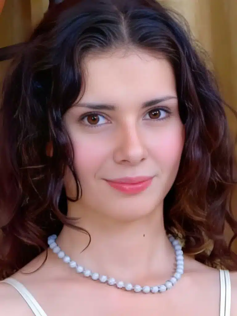 Analia Flores Biography: Wiki, Age, Career, Height, Weight, Boyfriend, Net Worth & More