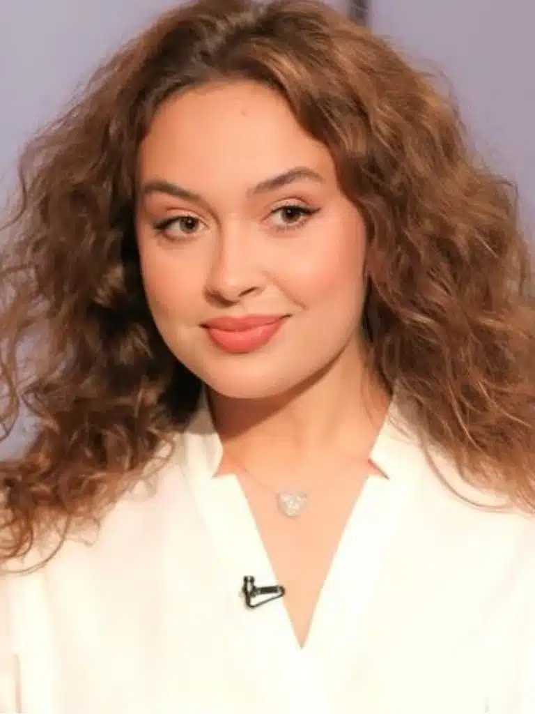 Anna Menshikova Biography: Wiki, Age, Career, Height, Weight, Boyfriend, Net Worth & More