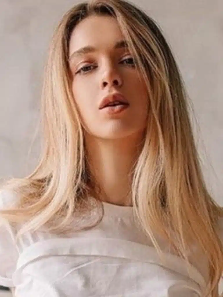Anna Tsaralunga Biography: Wiki, Age, Career, Height, Weight, Boyfriend, Net Worth & More