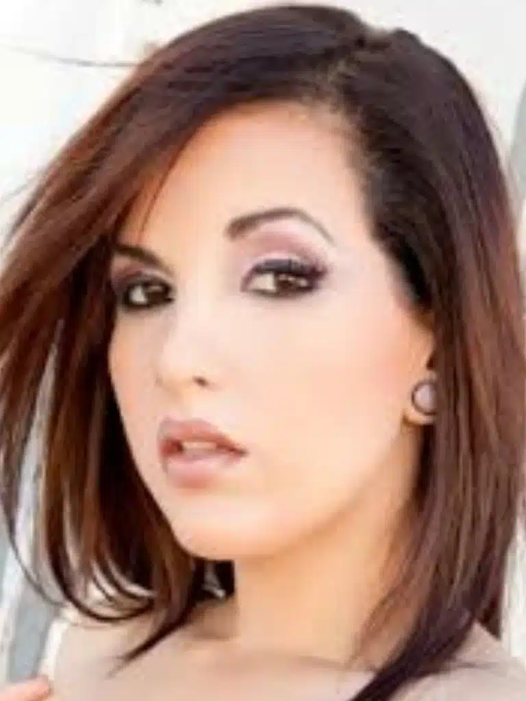 Aria Rae Biography: Wiki, Age, Career, Height, Weight, Boyfriend, Net Worth & More
