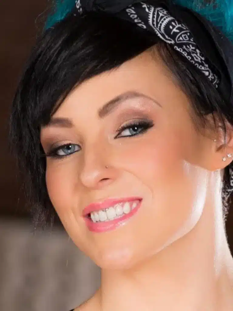 Axis Evol Biography: Wiki, Age, Career, Height, Weight, Boyfriend, Net Worth & More