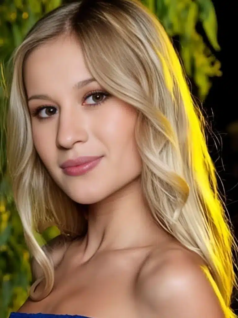 Candice B Biography: Wiki, Age, Career, Height, Weight, Boyfriend, Net Worth & More