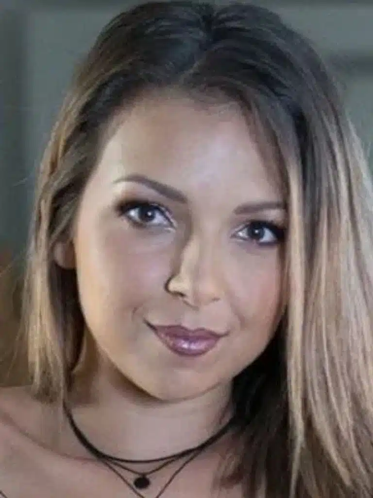 Carollina Cherry Biography: Wiki, Age, Career, Height, Weight, Boyfriend, Net Worth & More