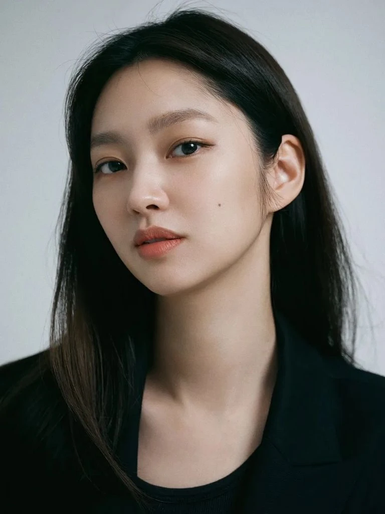 Choi Yu-Hwa Biography: Wiki, Age, Career, Height, Weight, Boyfriend, Net Worth & More