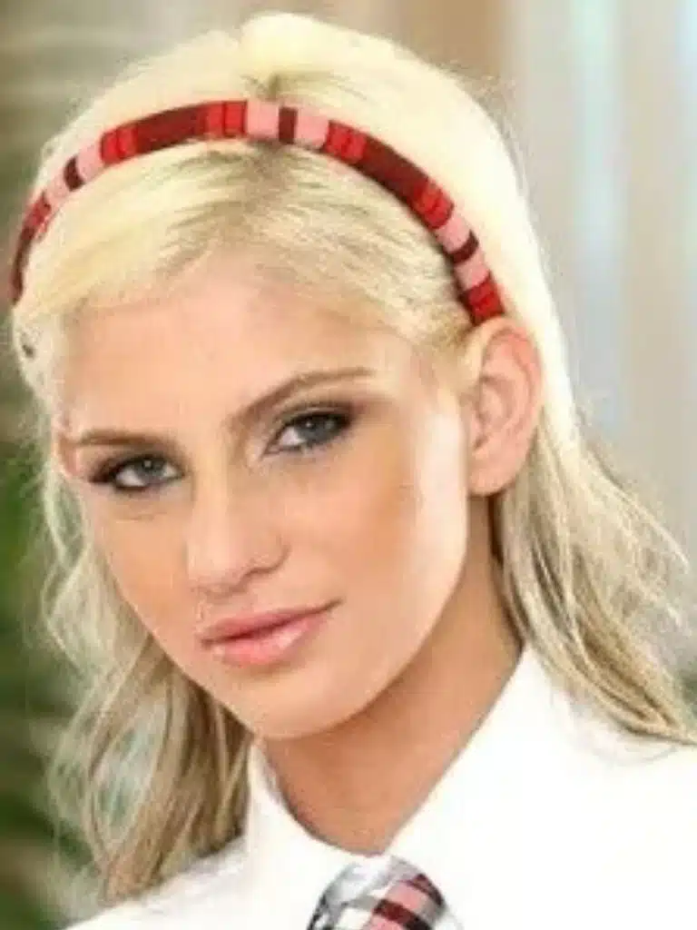 Christine Alexis Biography: Wiki, Age, Career, Height, Weight, Husband, Net Worth & More