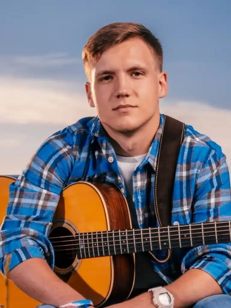 Noah Spencer Biography: Wiki, Age, Career, Height, Weight, Girlfriend, Net Worth & More