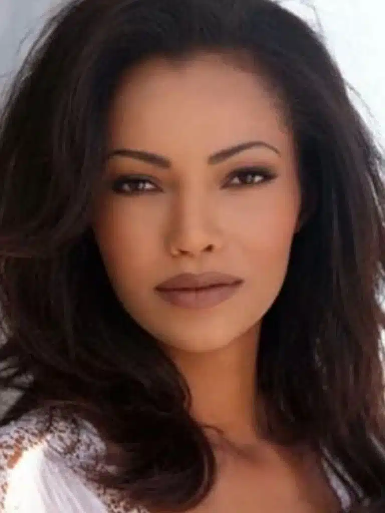Elan Carter Biography: Wiki, Age, Career, Height, Weight, Boyfriend, Net Worth & More