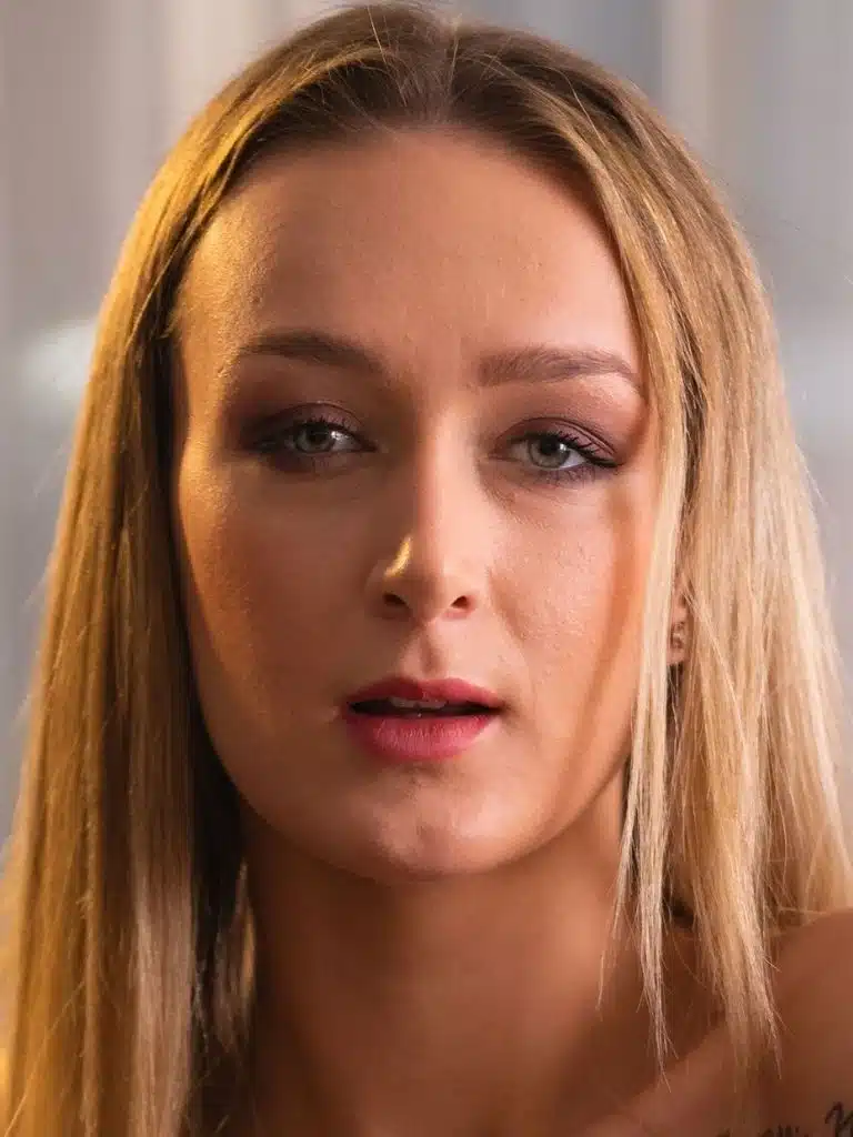 Elena Lux Biography: Wiki, Age, Career, Height, Weight, Boyfriend, Net Worth & More