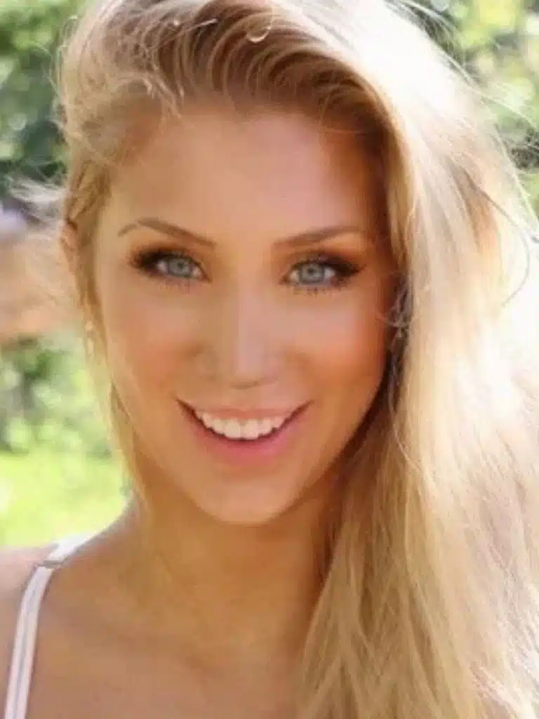 Elle Van Schaik Biography: Wiki, Age, Career, Height, Weight, Family, Net Worth & More