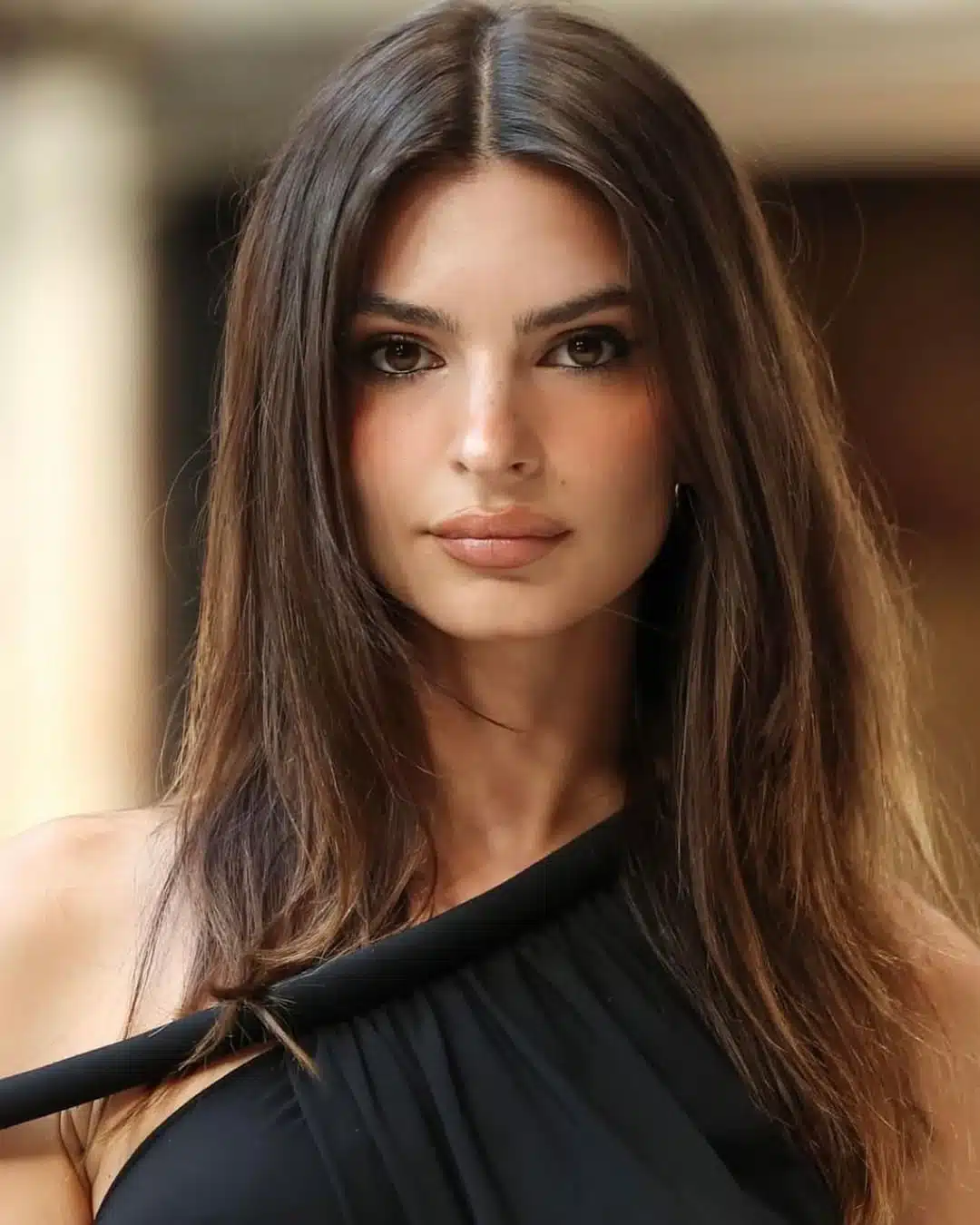 Emily Ratajkowski Biography: Wiki, Age, Career, Height, Weight, Boyfriend, Net Worth & More