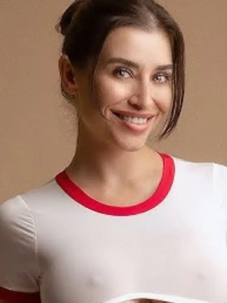 Estephania Ha Biography: Wiki, Age, Career, Height, Weight, Boyfriend, Net Worth & More