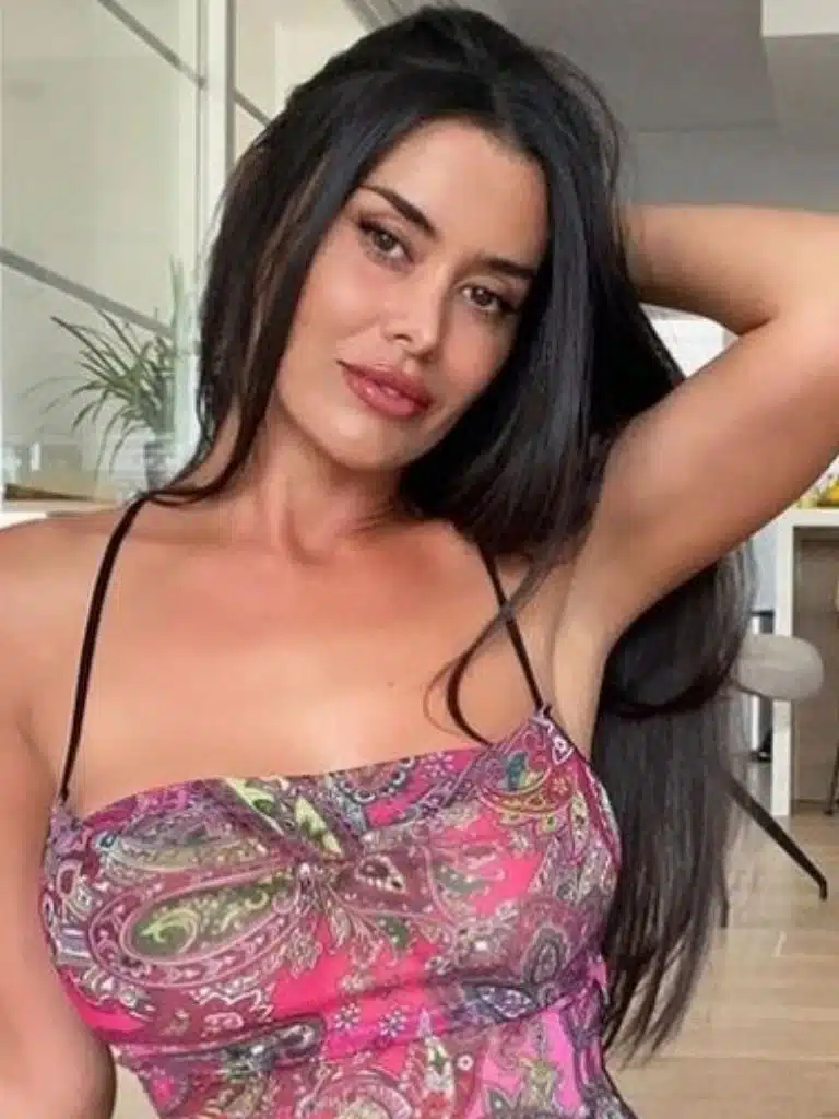 Eva Padlock Biography: Wiki, Age, Career, Height, Weight, Family, Net Worth & More