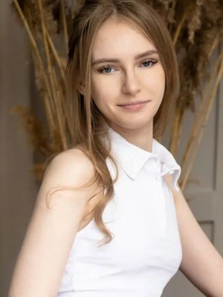 Febe Biography: Wiki, Age, Career, Height, Weight, Boyfriend, Net Worth & More