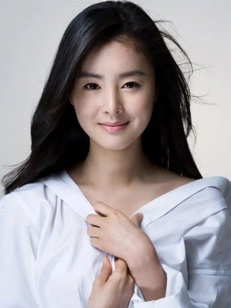 Han Hye-Rin Biography: Wiki, Age, Career, Height, Weight, Boyfriend, Net Worth & More