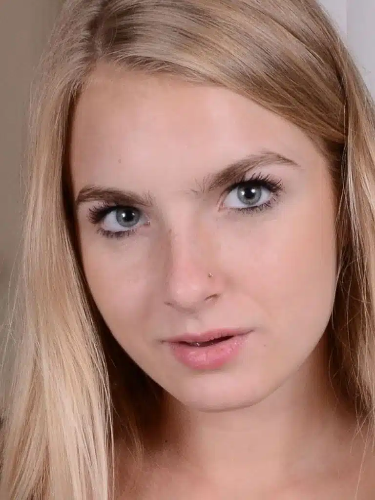 Hannah Hawthorne Biography: Wiki, Age, Career, Height, Weight, Boyfriend, Net Worth & More