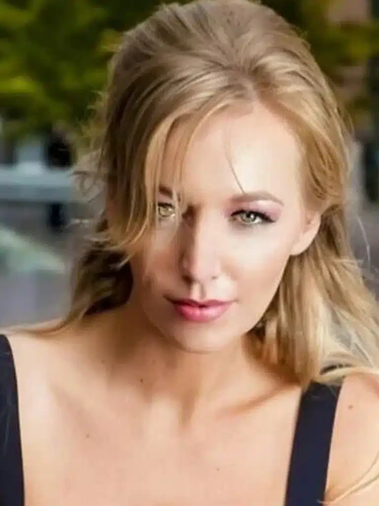 Hayley Marie Coppin Biography: Wiki, Age, Career, Height, Weight, Boyfriend, Net Worth & More