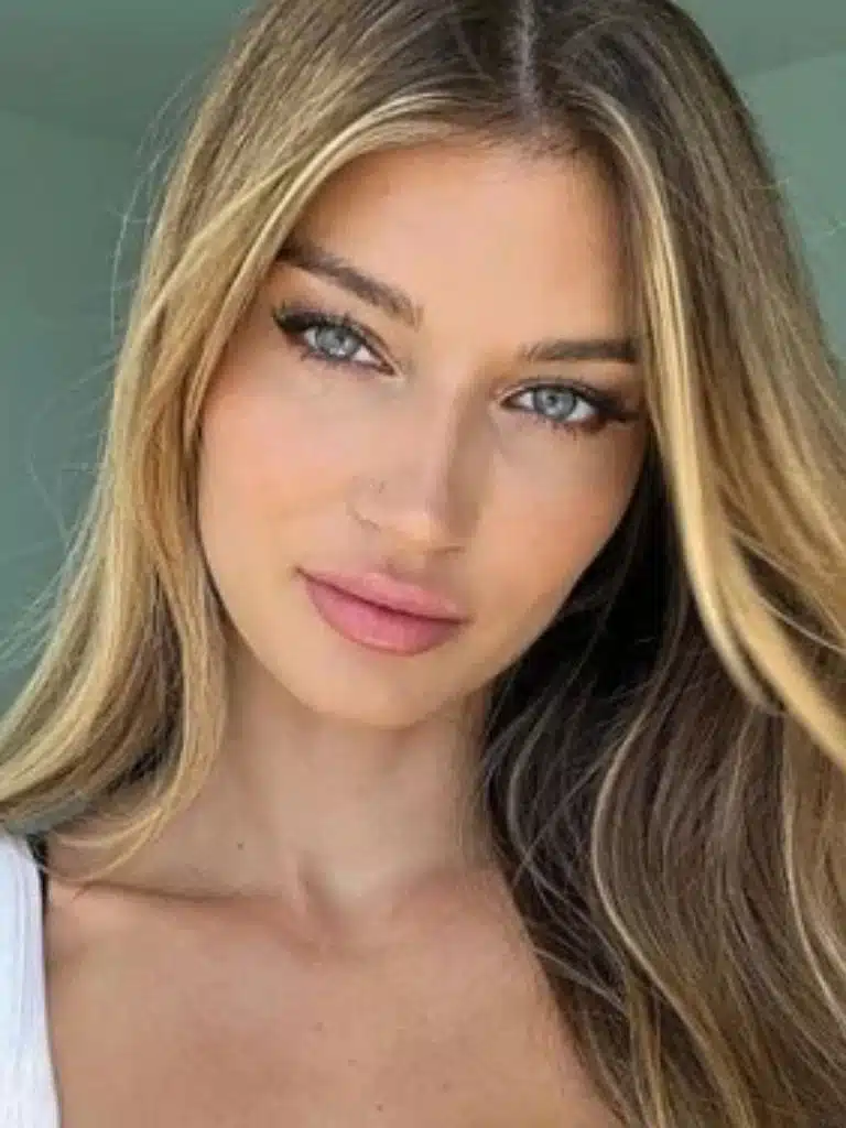 Hayley Maxfield Biography: Wiki, Age, Career, Height, Weight, Boyfriend, Net Worth & More