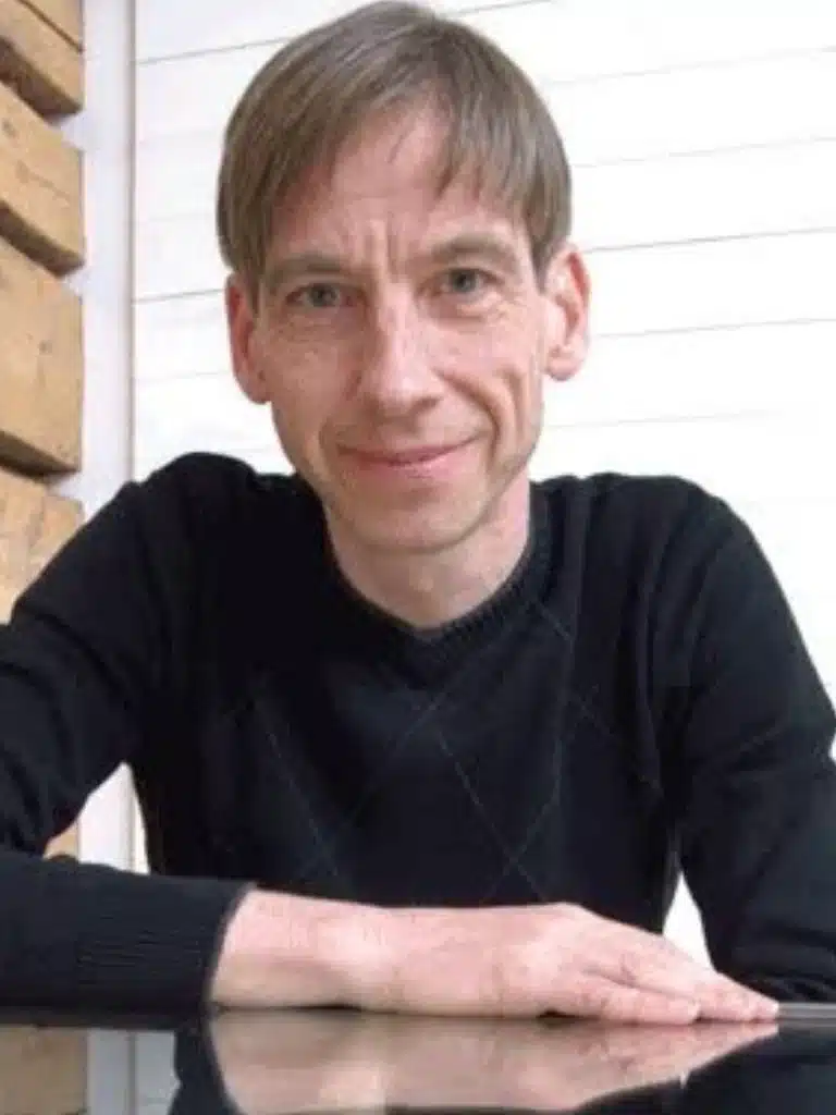 Holger Hiller Biography: Wiki, Age, Career, Height, Weight, Boyfriend, Net Worth & More