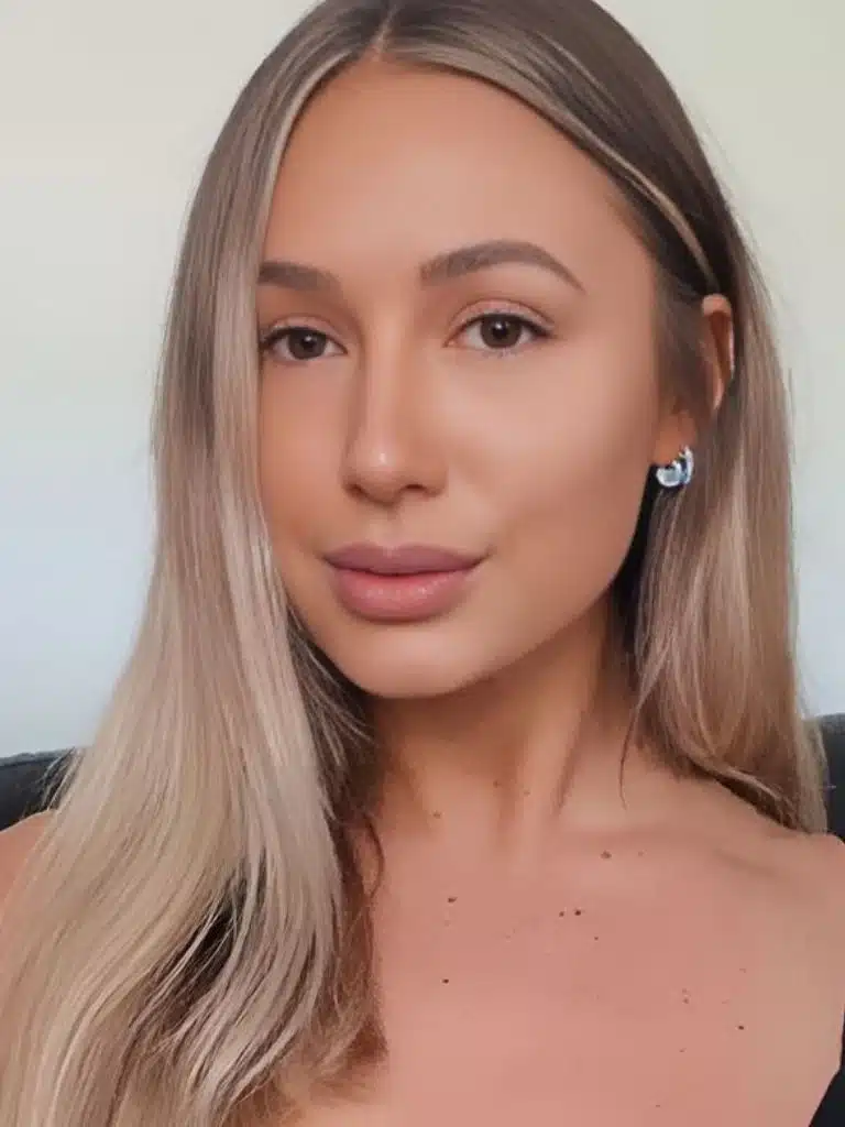 Holly Brougham Biography: Wiki, Age, Career, Height, Weight, Boyfriend, Net Worth & More