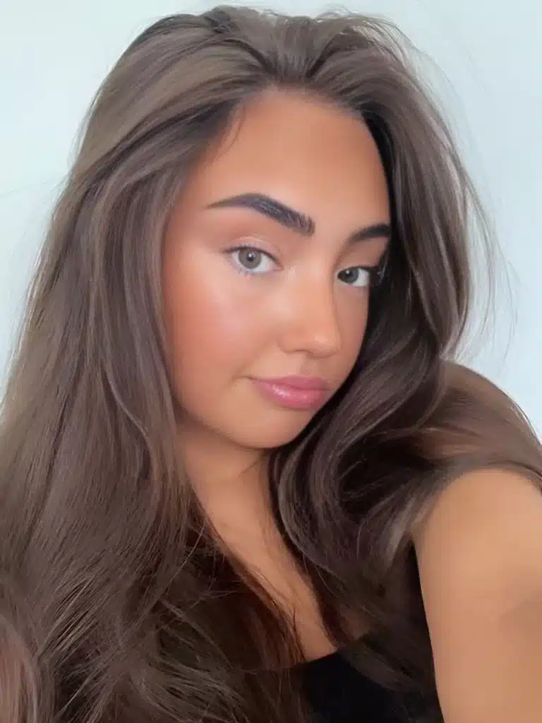 Influencer Olivia Sparkes Biography: Wiki, Age, Career, Height, Weight, Boyfriend, Net Worth & More