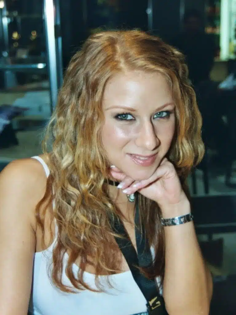 Julia Taylor Biography: Wiki, Age, Career, Height, Weight, Husband, Net Worth & More