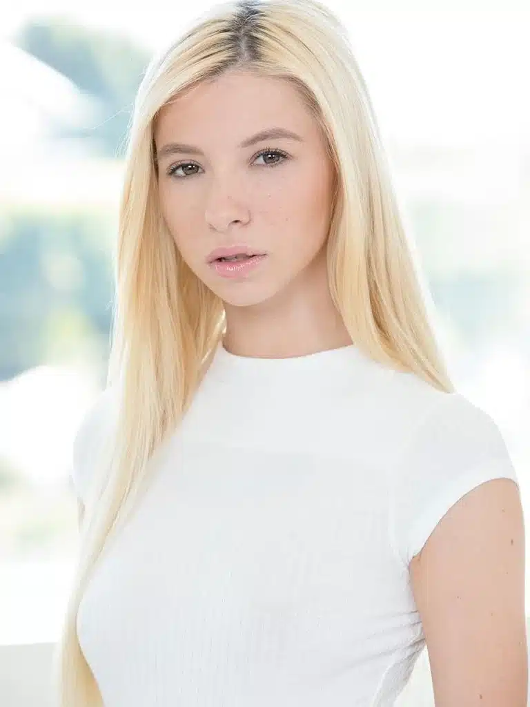 Kenzie Reeves Biography: Wiki, Age, Career, Height, Weight, Boyfriend, Net Worth & More