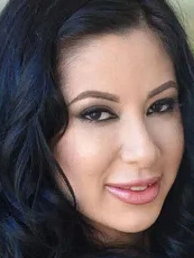 Kim Gold Biography: Wiki, Age, Career, Height, Weight, Boyfriend, Net Worth & More