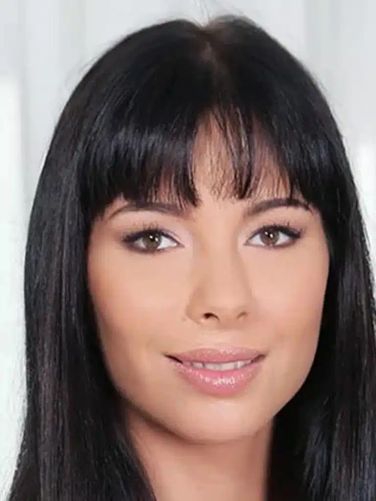 Kitty Lovedream Biography: Wiki, Age, Career, Height, Weight, Boyfriend, Net Worth & More