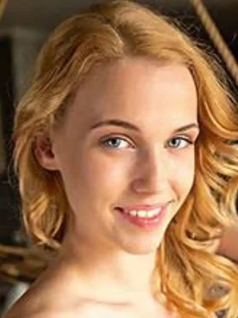 Lana Blue Biography: Wiki, Age, Career, Height, Weight, Boyfriend, Net Worth & More