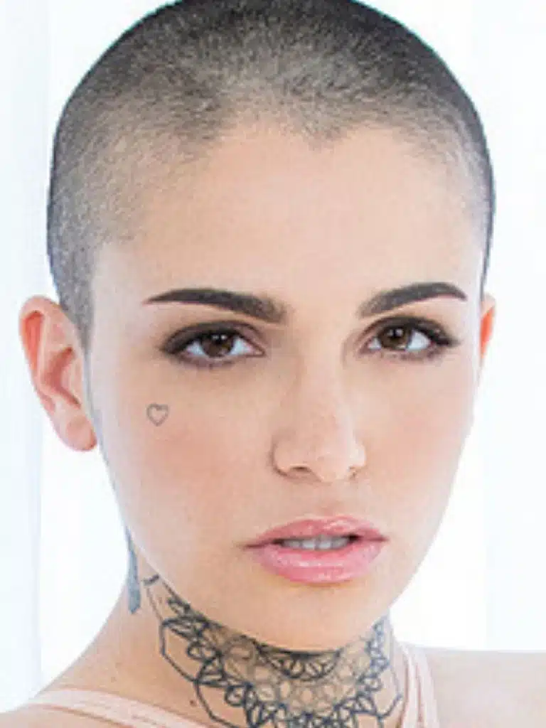 Leigh Raven Biography: Wiki, Age, Career, Height, Weight, Boyfriend, Net Worth & More