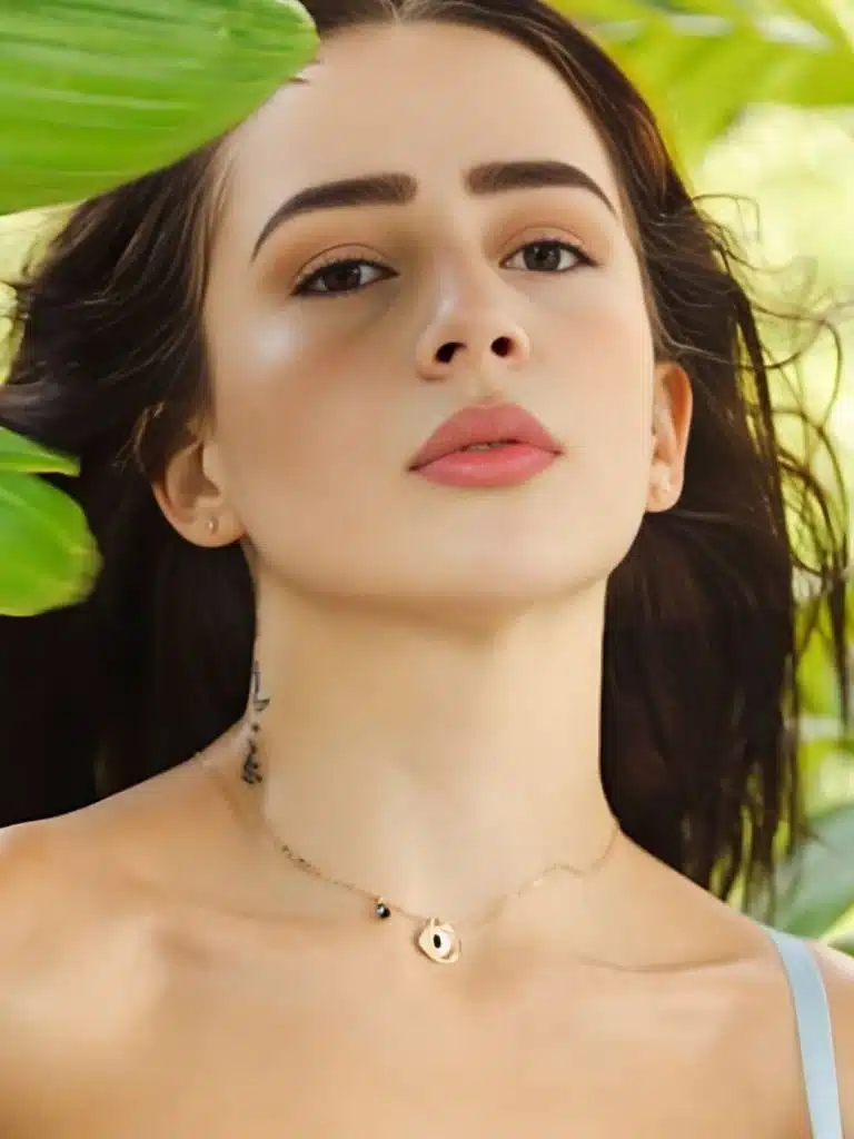 Lia Dumont Biography: Wiki, Age, Career, Height, Weight, Boyfriend, Net Worth & More