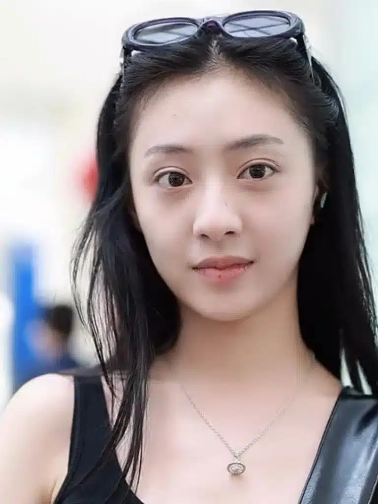 Lian Xin Biography: Wiki, Age, Career, Height, Weight, Boyfriend, Net Worth & More