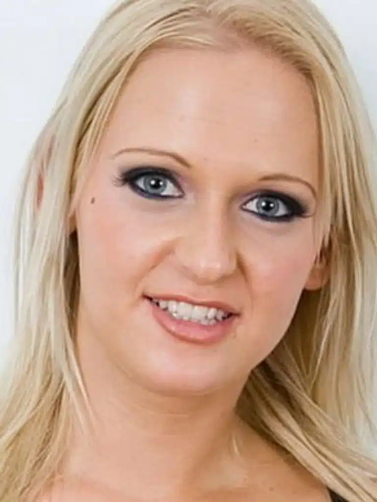 Lili Vanilli Biography: Wiki, Age, Career, Height, Weight, Boyfriend, Net Worth & More