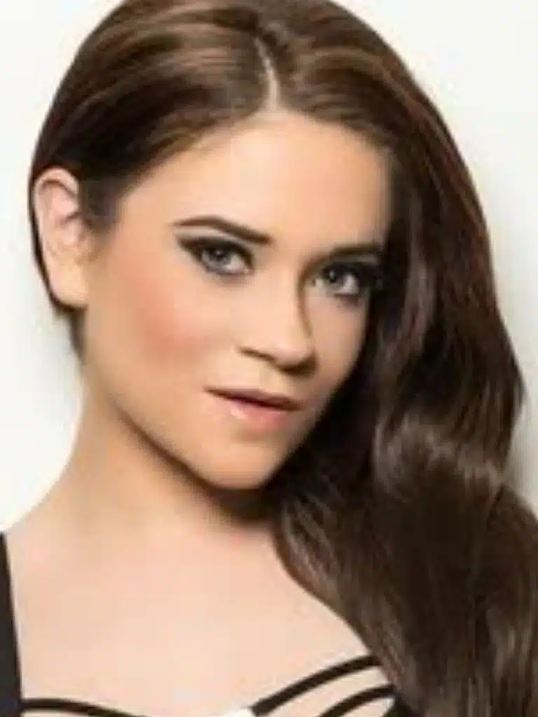 Lucie Bee Biography: Wiki, Age, Career, Height, Weight, Boyfriend, Net Worth & More