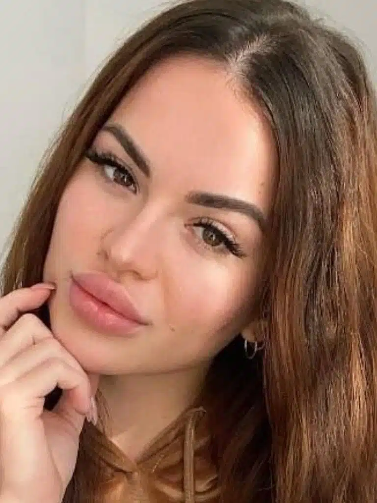 Maryana Rose Biography: Wiki, Age, Career, Height, Weight, Boyfriend, Net Worth & More