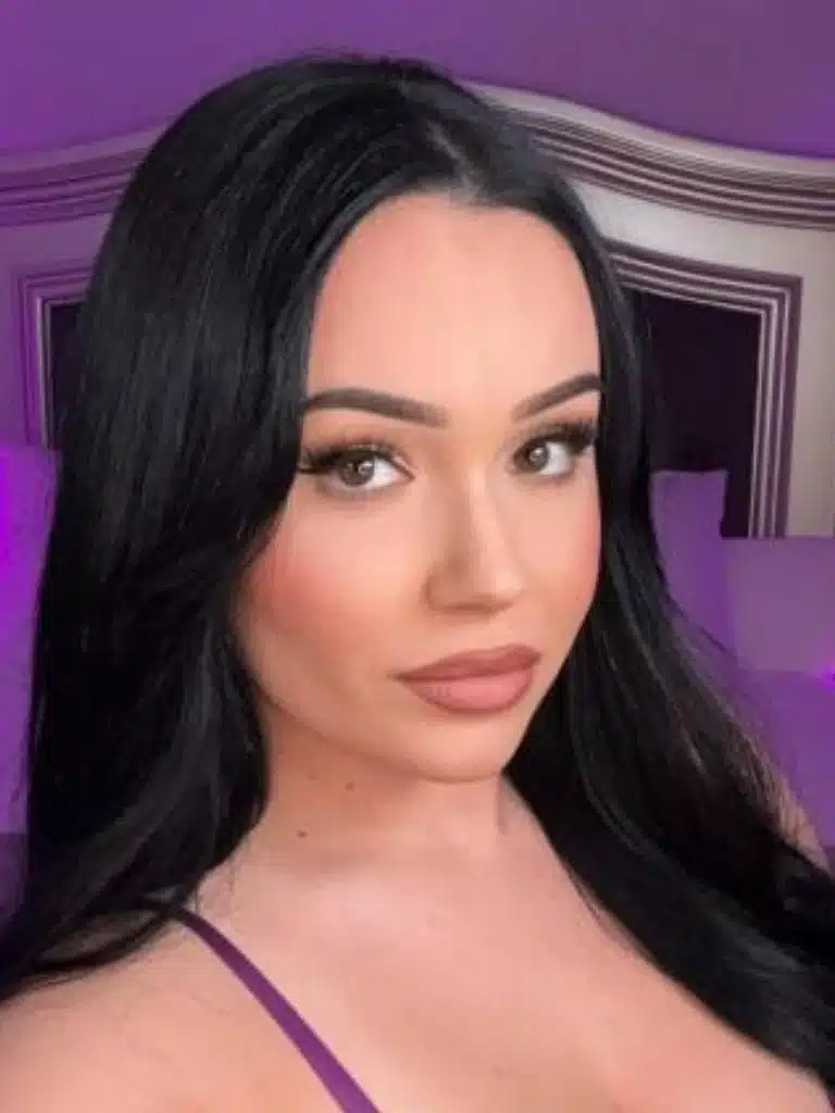 Mia Jocelyn Biography: Wiki, Age, Career, Height, Weight, Boyfriend, Net Worth & More