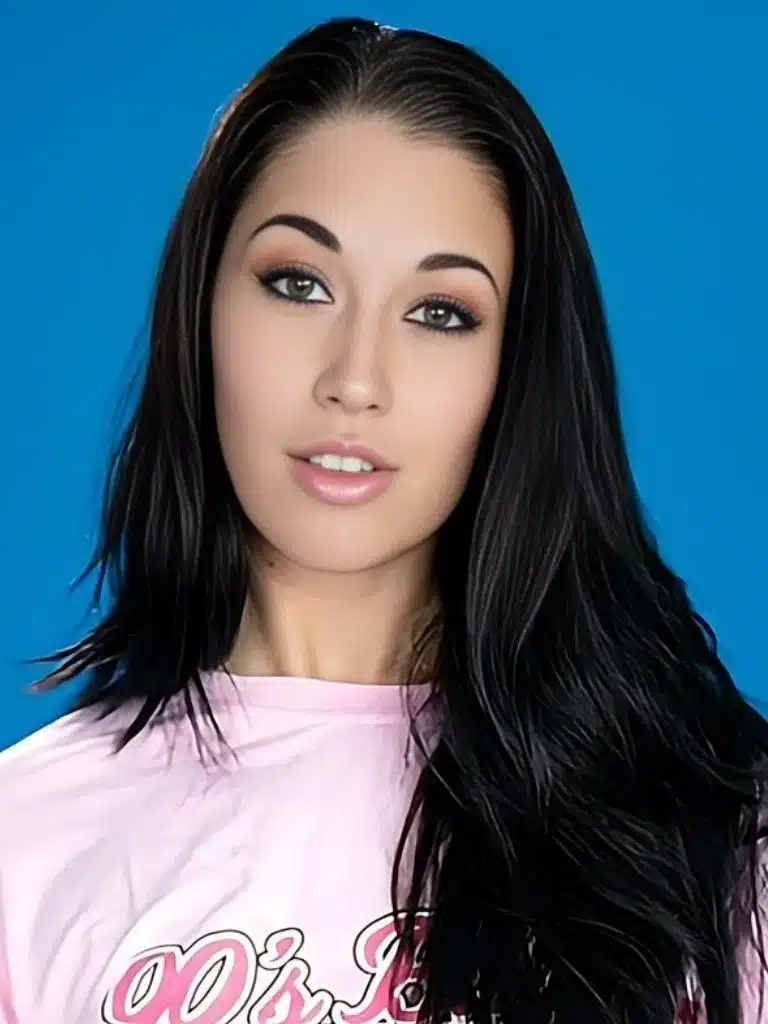 Mila Taylor Biography: Wiki, Age, Career, Height, Weight, Boyfriend, Net Worth & More